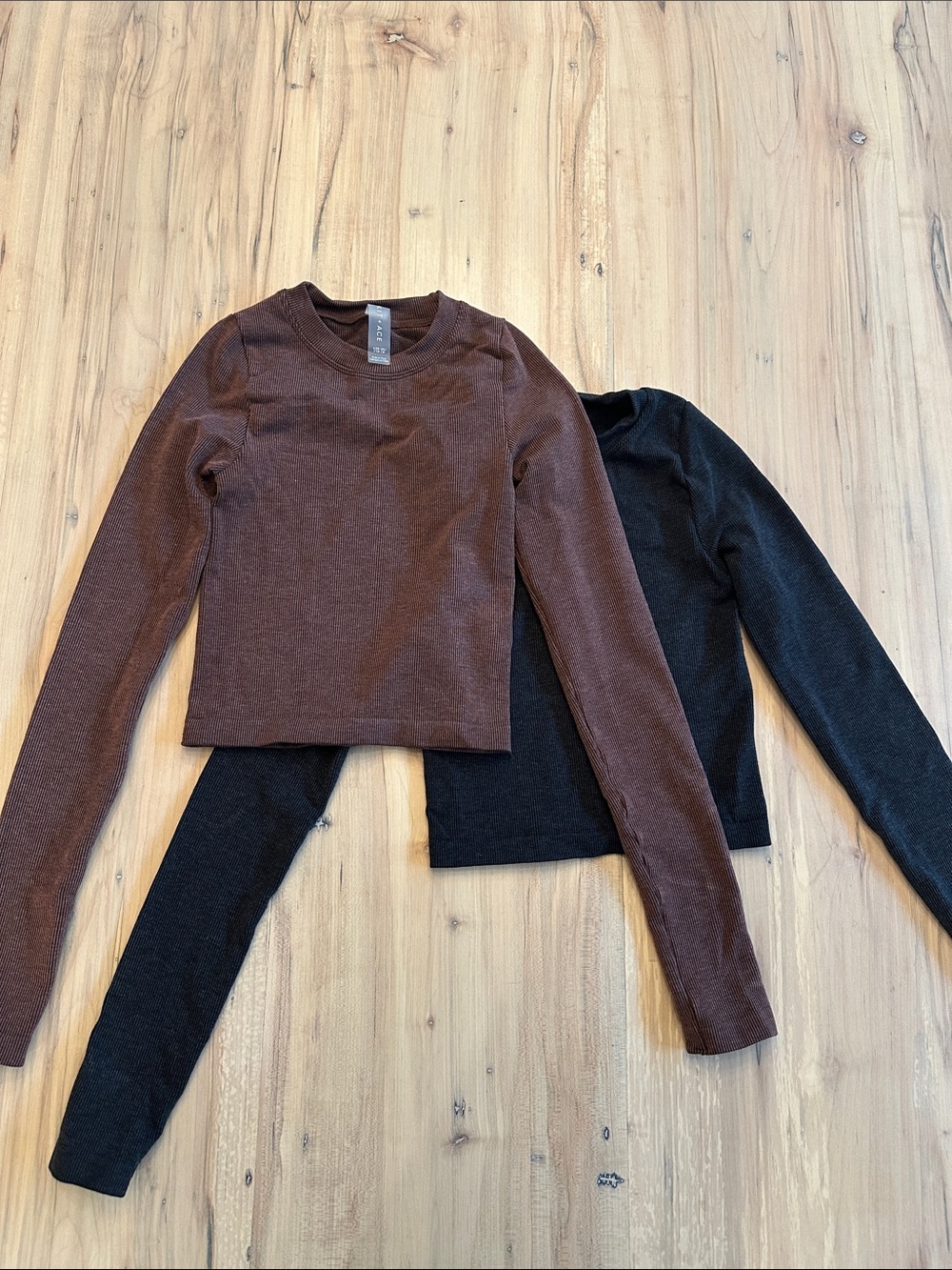 Kit + Ace Ribbed Crop Long Sleeves QTY2